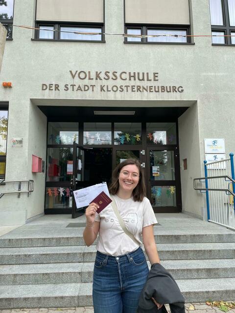 Fiona Schindl war in der Volksschule Klosterneuburg (Bezirk Tulln) wählen. Sie ist Kandidatin der Wahlliste zur EU-Wahl der SPÖ (Niederösterreich) und SJ-Frauensprecherin.  | Foto: Fiona Schindl