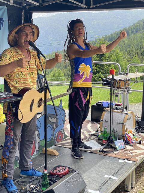 Rodscha und Tom sorgten mit ihrem Mitmachkonzert für viel Begeisterung.