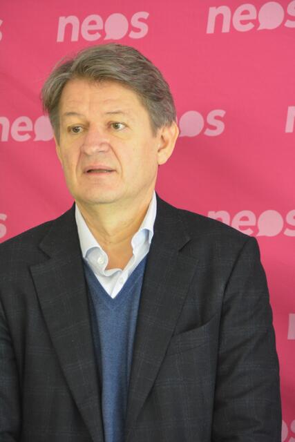 Helmut Brandstätter ist EU-Spitzenkandidat der NEOS. | Foto: Tscheinig