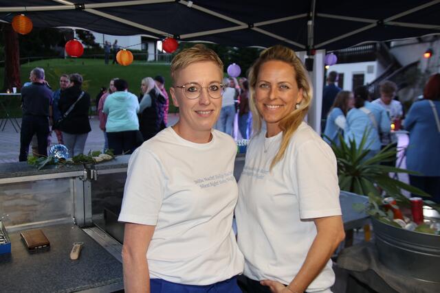 Zu Sommerfesten laden Ursula Mödlhammer und Karoline Schink.