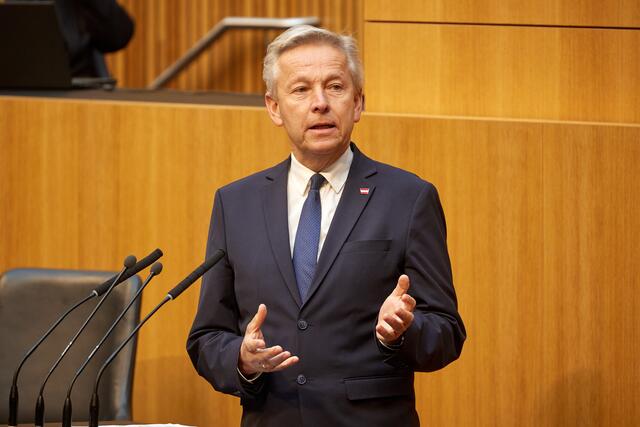 Mit Reinhold Lopatka schickte die ÖVP einen Politiker mit langjähriger Erfahrung als Listenersten bei der EU-Wahl ins Rennen. | Foto: Parlamentsdirektion/Thomas Topf