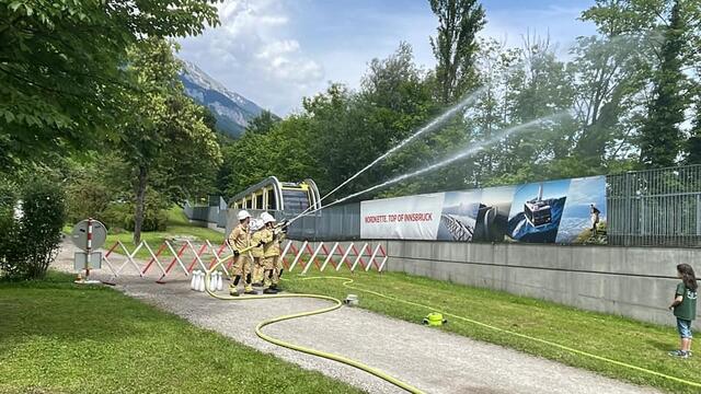 Eine Dusche für die Hungerburgbahn | Foto: Schützenkompanie St. Nikolaus - Mariahilf
