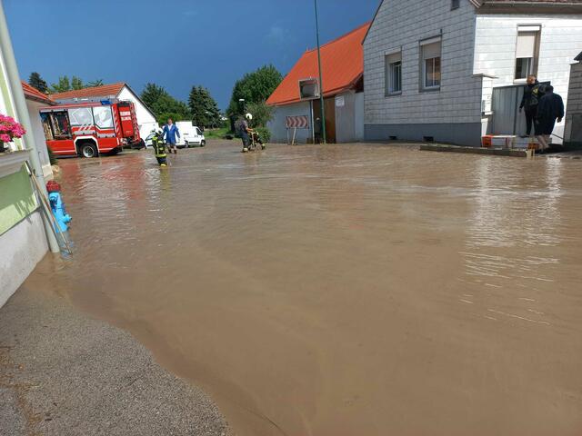 Steinbrunn und Zillingtal waren von den Unwettern am Samstag besonders betroffen.  | Foto: FF Steinbrunn