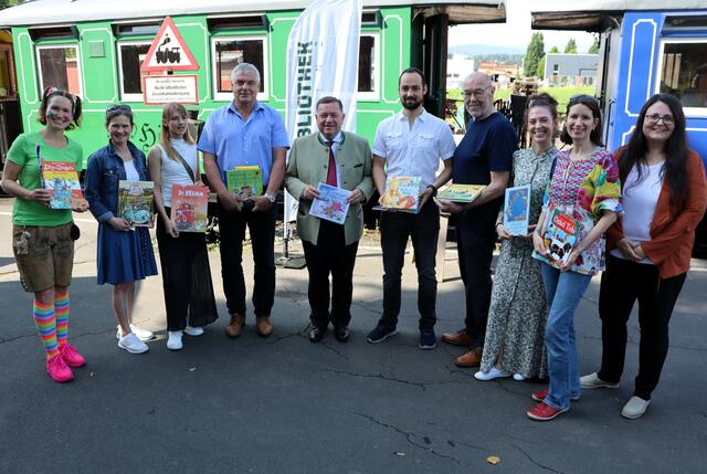 Neun Lektoren auf einen Streich | Foto: Gerhard Langmann