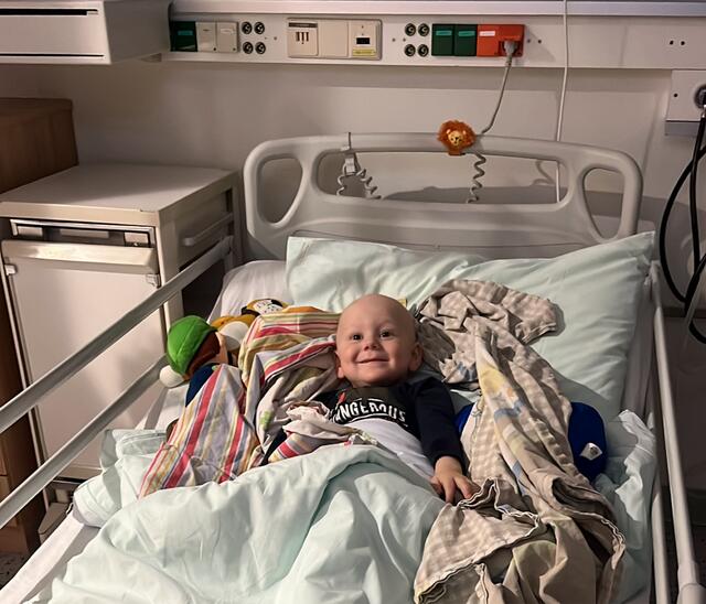 Die häufigste Diagnose bei Kindern und Jugendlichen ist Leukämie, gefolgt von Tumoren im Zentralnervensystem. Der dreijährige Lio ist seit Februar 2024 in Behandlung.  | Foto: Privat