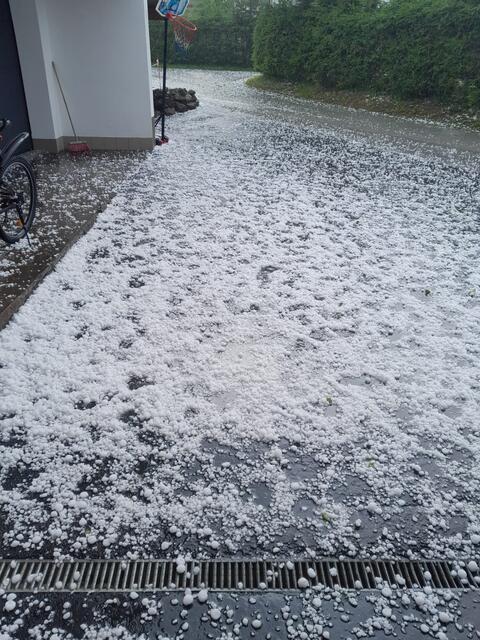 Hagel in der Gemeinde Kössen. | Foto: ZOOM.Tirol