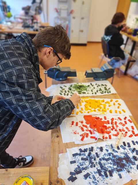 Im Trainingsmodul können die Jugendlichen handwerkliche und kreative Fertigkeiten entdecken und erproben.
 | Foto: Soziale Initiative gGmbH