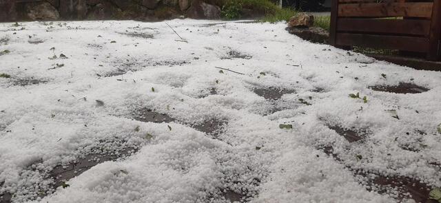 Hagel in Walchsee. | Foto: ZOOM.Tirol