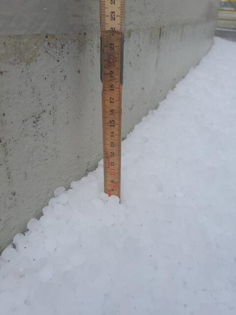 Hagel in der Gemeinde Kössen. | Foto: ZOOM.Tirol