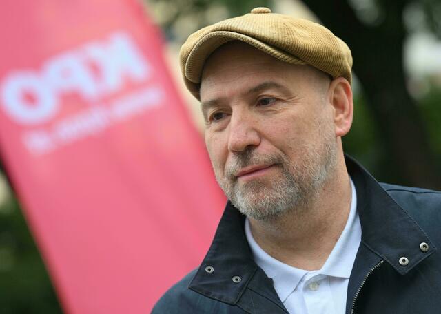 KPÖ-Spitzenkandidat Günther Hopfgartner. | Foto:  HELMUT FOHRINGER / APA / picturedesk.com