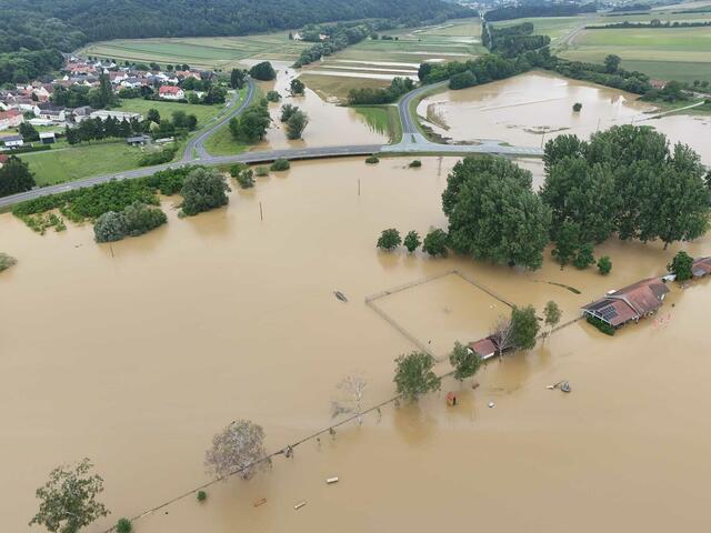 Drohnenaufnahme beim Badesee Burg | Foto: Herbert Eberhardt