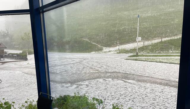 Hagel in Walchsee. | Foto: ZOOM.Tirol