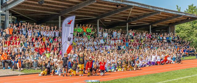 Voller Begeisterung: Mehr als 300 Kids jubelten beim Volksschulcup des OÖFV in Ottensheim. | Foto: OÖFV/Ansgar Unterberger