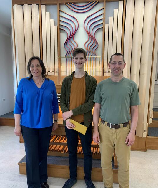 Emil Petri (m.), ist der Sieger in der Kategorie Orgel beim heurigen Bundeswettbewerb „prima la musica“ und ist Schüler im Diözesankonservatorium für Kirchenmusik im 1. Bezirk. | Foto: Erzdiözese Wien/Diözesankonservatorium für Kirchenmusik