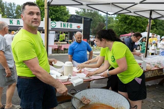 Beim Gulaschfestival am Samstag, 8. Juni, wurde heiß aufgekocht.  | Foto: RMW/René Brunhölzl