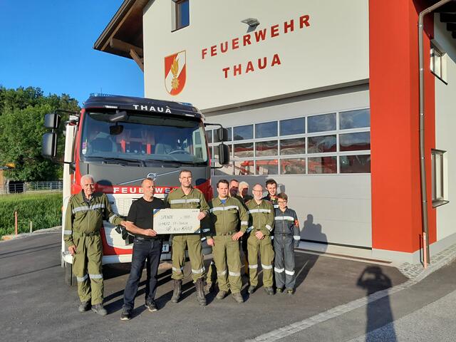 Nationalratsabgeordneter Alois Kainz übergab an die Freiwillige Feuerwehr Thaua einen Spendenscheck in Höhe von 1.000 Euro. | Foto: privat