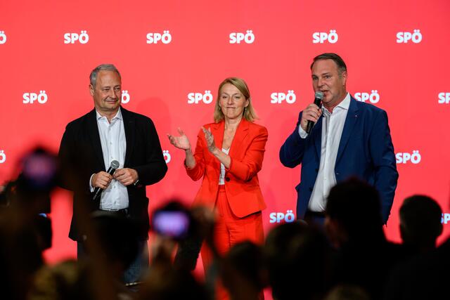 SPÖ-Spitzenkandidat Andreas Schieder, Wiener Spitzenkandidatin Evelyn Regner und Bundesparteichef Andreas Babler. | Foto: MAX SLOVENCIK / APA / picturedesk.com