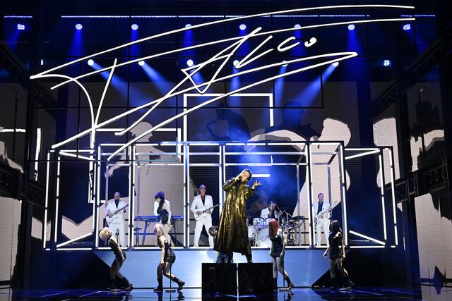 Seit Oktober 2023 läuft das Falco Musical. Seitdem zählt man 200 Vorstellungen. | Foto: HANS KLAUS TECHT / APA / picturedesk.com
