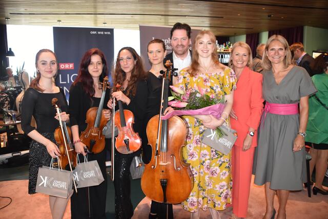 (v.r.) Vera Kröpfl, Elisabeth Pauer-Gerbavsits, Melissa Purnell, Daniel Serafin und das Quartett der Joseph Haydn Privathochschule. 