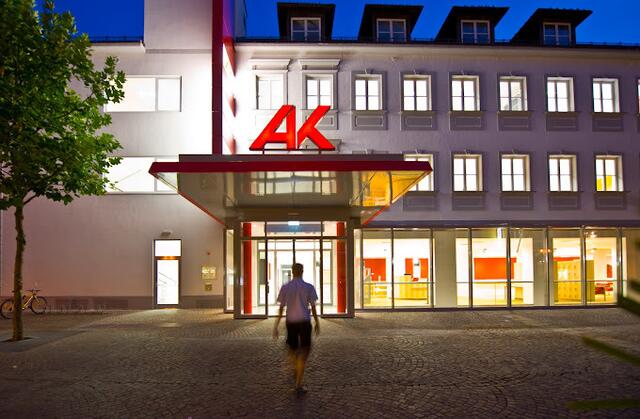 Ab 13. Juni kann man in der AK-Mediathek am Kaiser-Josef-Platz auch abends Medien ausleihen beziehungsweise zurückbringen. | Foto: Arbeiterkammer Villach