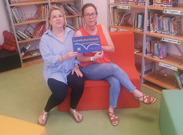 Lehrerin Nina Neuberger und Direktorin Doris Gelb der Volksschule Bad Deutsch-Altenburg | Foto: Volksschule Bad Deutsch-Altenburg