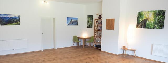 Seit November 2019 steht ein 58 m² großer Kursraum für Veranstaltungen, Kurse und mehr zur Verfügung. | Foto: Praxisgemeinschaft Lebensbaum