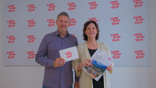 Kritischer Blick auf das Zukunftsprogramm der neuen Stadtregierung: GR Tom Mayer und GR Andrea Haselwanter-Schneider | Foto: Liste Fritz