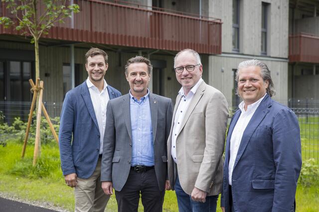 Thomas Gefahrt LLM.oec. (gswb Prokurist), Landesrat Mag. (FH) Martin Zauner, M.A., Bürgermeister Alexander Stangassinger. | Foto: gswb, Neumayr/Leo