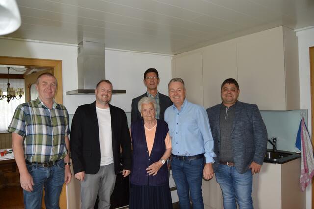 Ludwig Kastinger, Rene Feichtenschlager, Theresia Meixner, Ferdinand Bernhofer, Erich Priewasser, Gerhard Schickbauer. | Foto: Gemeinde Höhnhart
