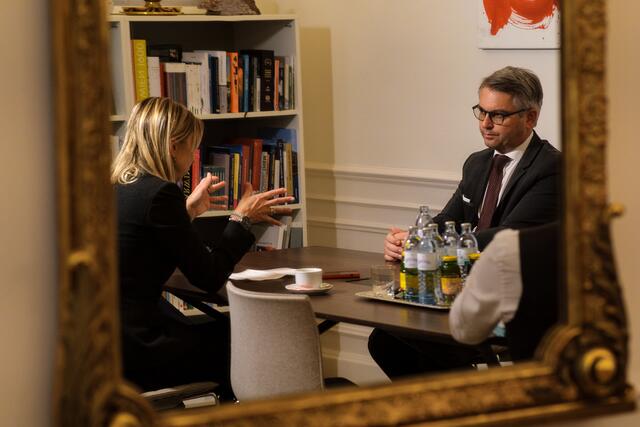 In Summe bekommen die Gemeinden mehr als 1,3 Milliarden Euro für die österreichischen Gemeinden und Städte, wovon 920 Millionen Euro frische Mittel sind. | Foto: Roland Ferrigato