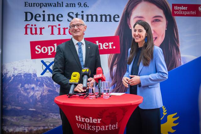 LH Anton Mattle und Landtagsvizepräsidentin und künftige MEP Sophia Kircher. | Foto: VP