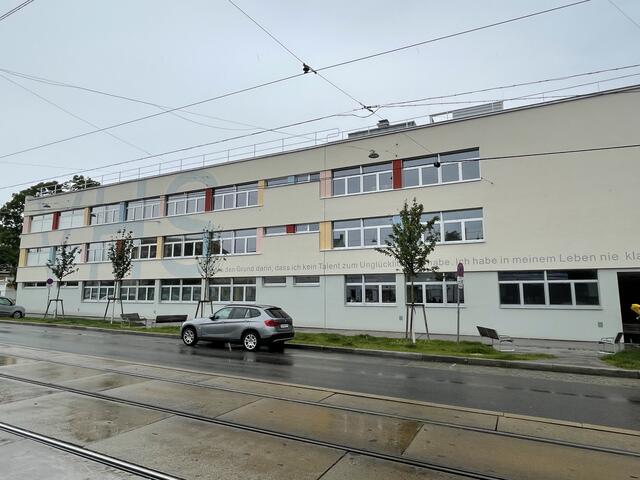 Vier Ausstellungen werden am 25. Juni in der VHS Hietzing eröffnet.  | Foto: Lisa Kammann