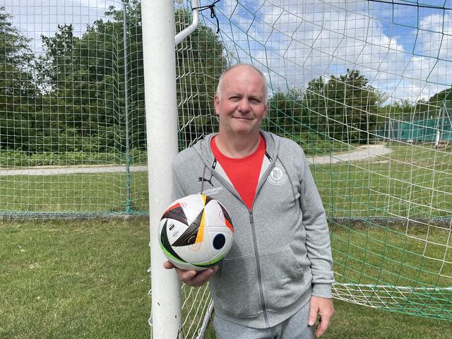 Wolfgang Brandstätter, Obmann des SV Maria Anzbach. | Foto: Bettina Korotvicka