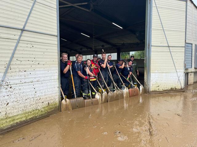 Bei den Einsätzen im Katastrophengebiet zeigten die Feuerwehren ihre Kameradschaft | Foto: FF Müllendorf