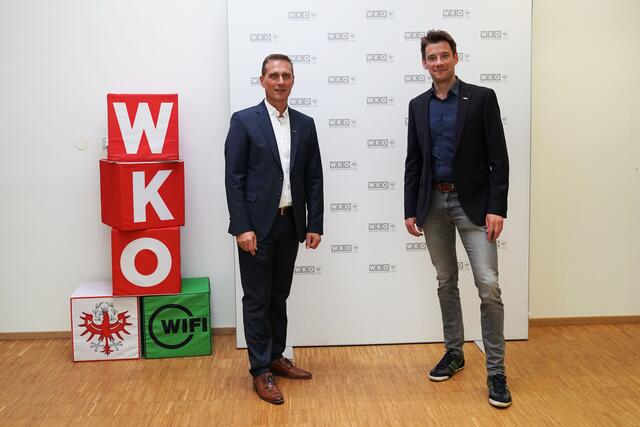 WK-Bezirksobmann Innsbruck-Stadt und GR Franz Jirka eine Bilanz und WK-Innsbruck-Bezirksstellenleiter Stefan Wanner (re.) | Foto: WK Innsbruck