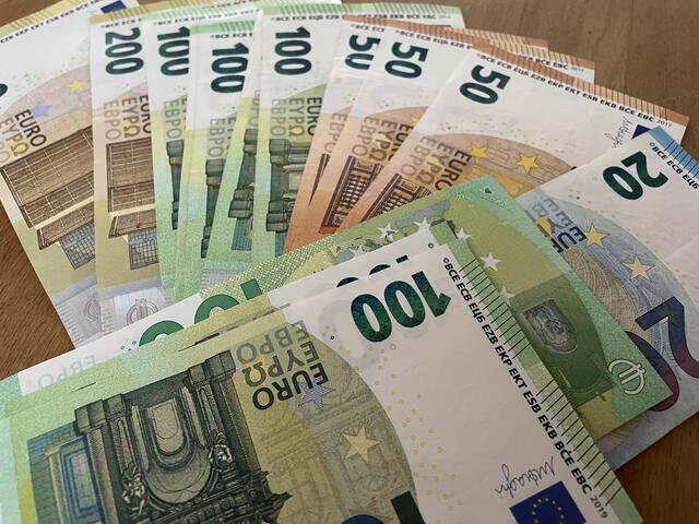 Steigende Kosten belasten nicht nur das Budget der Bürger, auch in den Gemeindekassen wird das Geld knapp. Nun soll Abhilfe kommen. | Foto: MeinBezirk.at