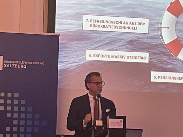 Der Präsident der Industriellenvereinigung Salzburg, Peter Unterkofler in Klessheim. | Foto: Emanuel Hasenauer