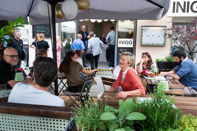 Seit Anfang Juni hat das Inigo in der Bäckerstraße 3 wieder geöffnet. Hier wird nicht nur gutes Essen zubereitet, sondern auch Langzeitarbeitslosen geholfen.  | Foto: Stefanie J. Steindl