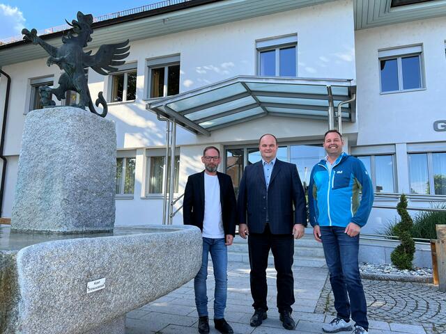 Der Rege-Vorstand: Schriftführer Harald Grüneis, Obmann Peter Stürmer und Kassier Bürgermeister Christian Gmundner (v. l.). | Foto: Rege