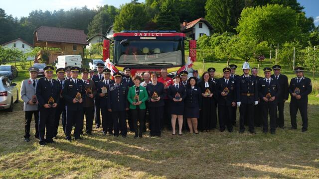 Das neu gesegnete Löschfahrzeug der Feuerwehr Grad. | Foto: David Mayer