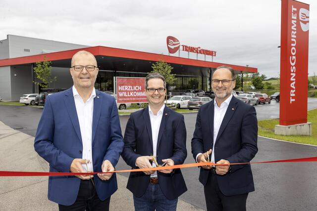 Manfred Hayböck, Geschäftsführer Transgourmet Österreich, Christian Robnig, Standort-Geschäftsleiter Transgourmet Klagenfurt und Thomas Panholzer, Geschäftsführer Transgourmet Österreich | Foto: Transsgourmet