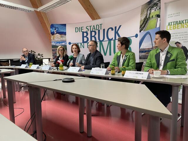 Pressekonferenz im Rathaus der Stadt Bruck zum Thema Altstadtbelebung. | Foto: Kern
