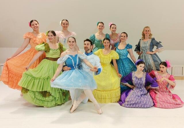 Katharina Rupp, Johanna Fries, Lea Hoffmann, Clara Schwaller, Alexander Ortner, Julia Strobl, Katharina Kneissl, Leonie Filz, Nicole Braunstorfer, Angelika Ortner, Philomena Gappmaier, Julia Schimeck | Foto: ortner4DANCE