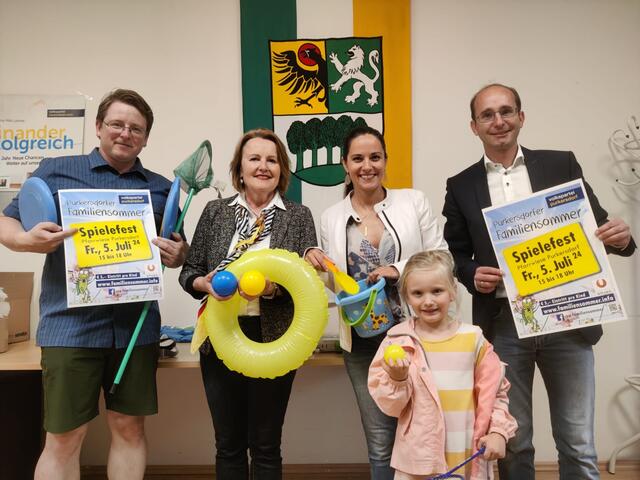Hannes Hippacher, Waltraud Frotz, Anja und Theresa Rechberger und Albrecht Oppitz.

 | Foto: ÖVP Purkersdorf