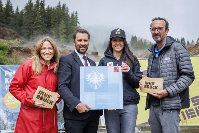 Unterstützen das Projekt „Peter Anich III“ aus voller Überzeugung: Barbara Plattner, Georg Dornauer, Stephanie Venier und Peter Paul Mölk  | Foto: Innsbruck Tourismus / Jan Hetfleisch