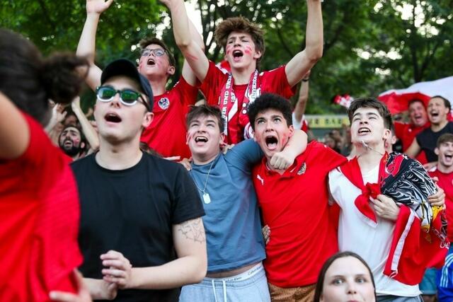 Das Public Viewing hat im Burgenland schon Tradition. Auch dieses Mal gilt es, die österreichische National-Elf eifrig anzufeuern. | Foto: GEPA pictures