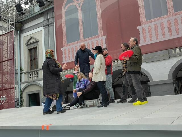 Auf Schloss Kobersdorf haben die Bühnenproben zum Stück "Der Diener zweier Herren" begonnen.  | Foto: SSK