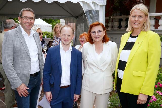 Bürgermeister Markus Vogl, Thomas Loos, Brigitta Braunsberger-Lechner und Stadträtin Katrin Auer (v.li.). | Foto: Wolfram Heidenberger