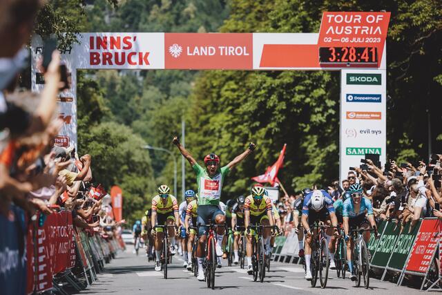 Erinnerungen an das Vorjahr: Gesamtsieger Jhonatan Narvaez siegte auch 2023 in Innsbruck | Foto: Hassl