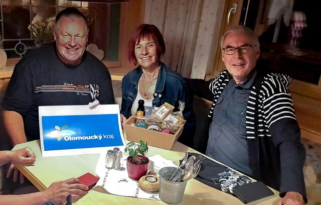 V. l. n. r.: Radovan Sikula (Direktor), Silvia Horngacher-Kaindl (Goldeggs Vizebürgermeisterin)und Michael Hoffmann (Bildungswerkleiter). | Foto: SBW Goldegg